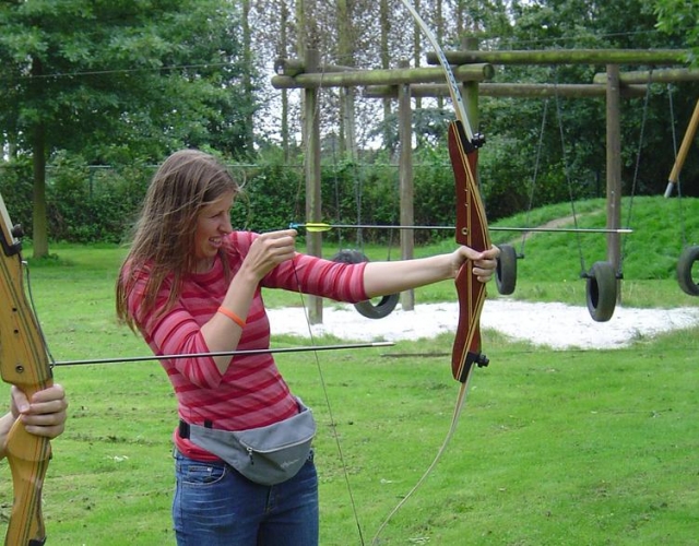  tensing the bow 